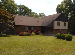 3 Shamrock Ln, Huntington, WV 25704