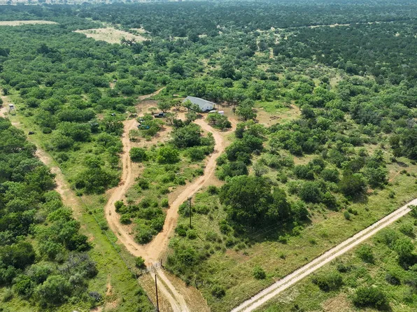 507 BUCKHORN DR, London, TX 76854