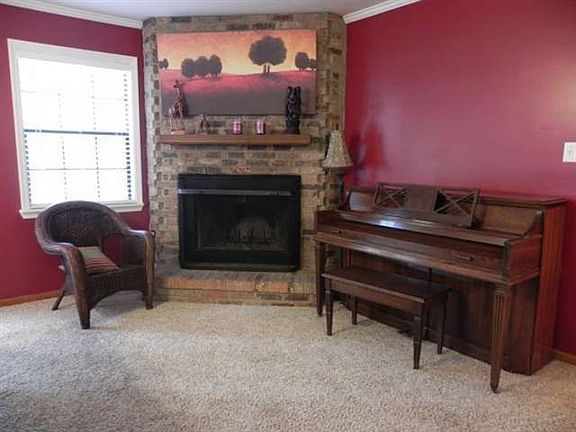 4th image of 1558 Goodwood Dr