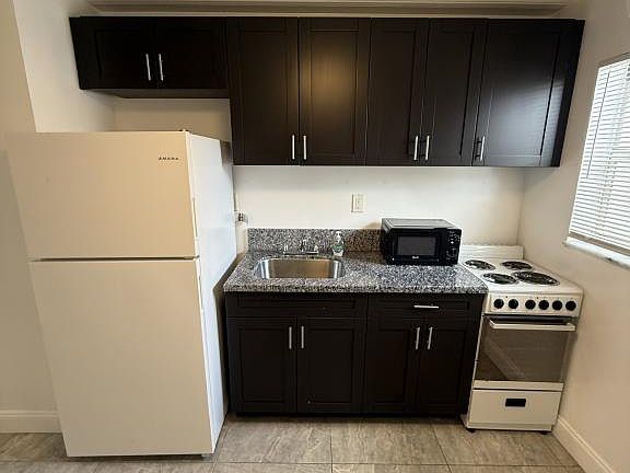 2nd image of 715 7th St #6-33401