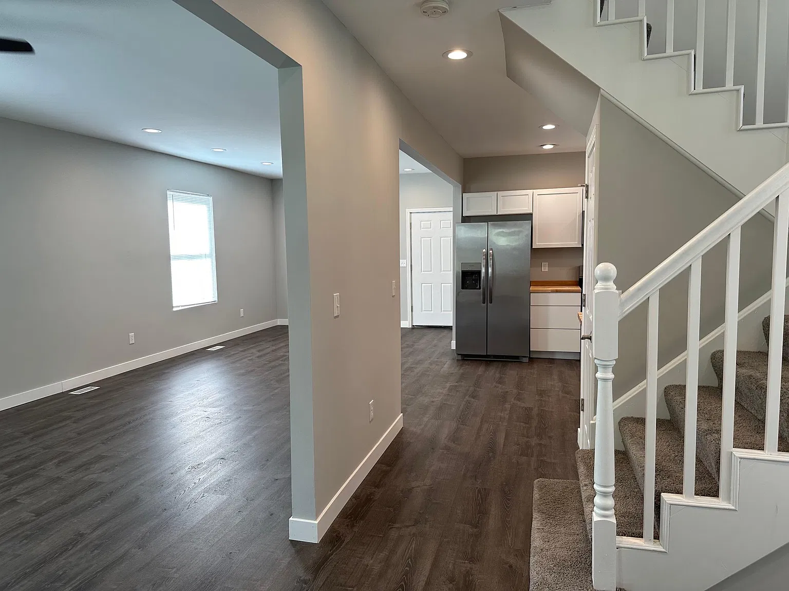 604 Hillsboro Ave — Photo 2