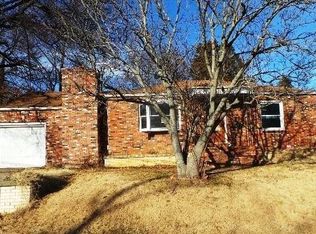 10305 Breckenridge Ave, Saint Ann, MO 63074