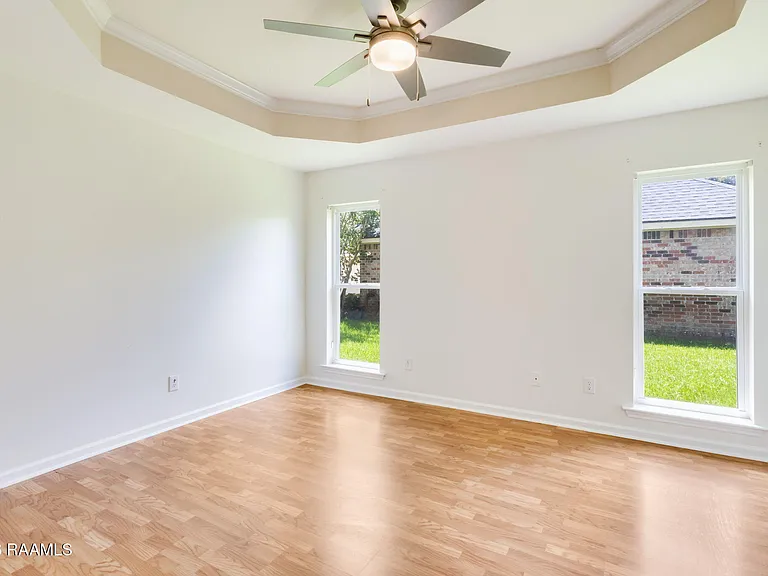 115 Tulip Tree Ln — Photo 16