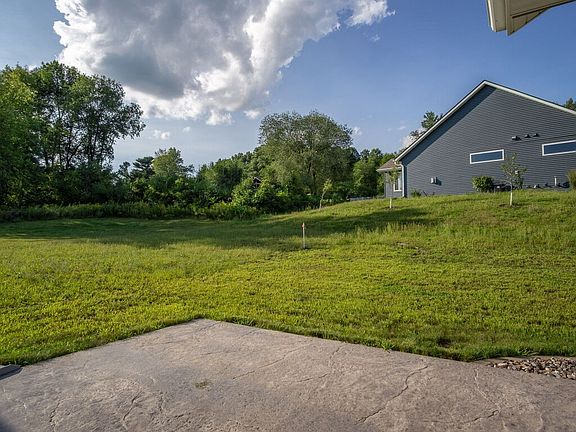 4th image of 908 Daisy Lane