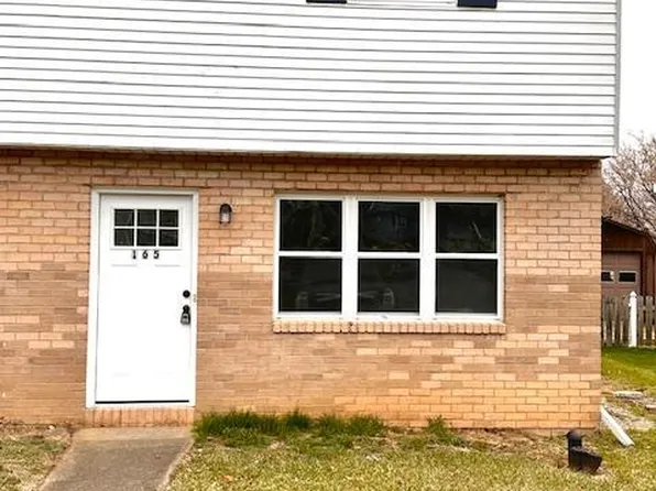 165 E 2nd St, Alburtis, PA 18011