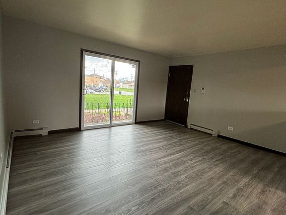 4th image of 371 Yates Ave APT 2