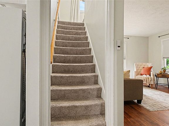 5th image of 192 Bonesteel St