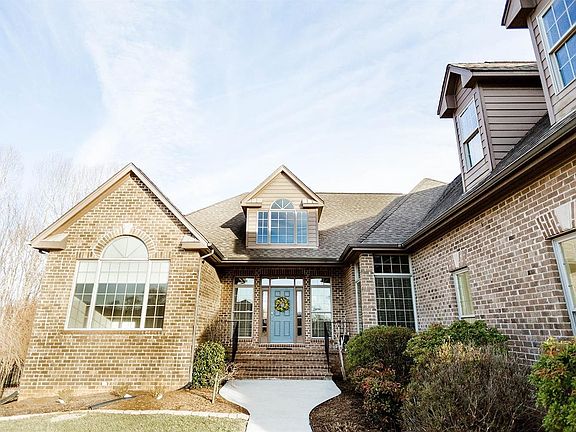 4th image of 205 Waterton Dr