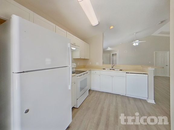 5th image of 7526 Oxford Garden Cir