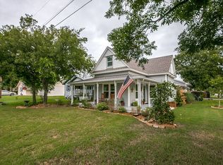 402 W 6th St, Justin, TX 76247