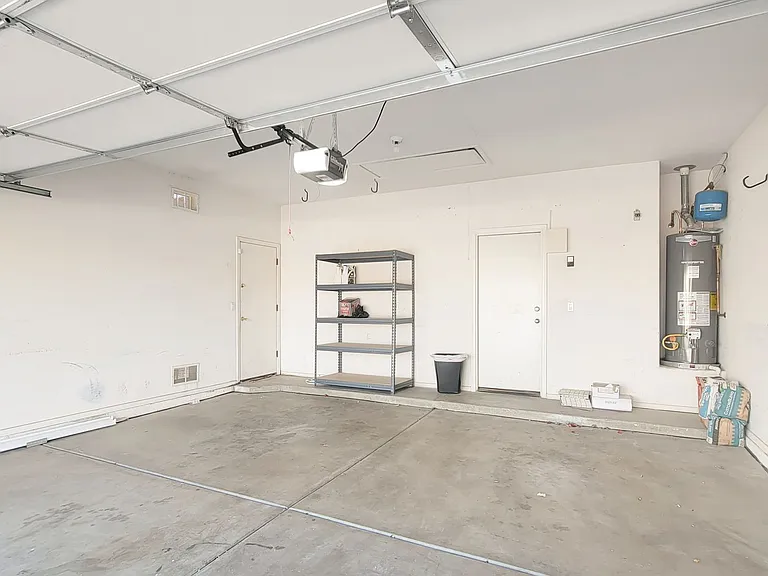 18651 W Sunrise Dr — Photo 30