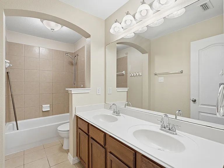 3011 Clear Springs Dr — Photo 26