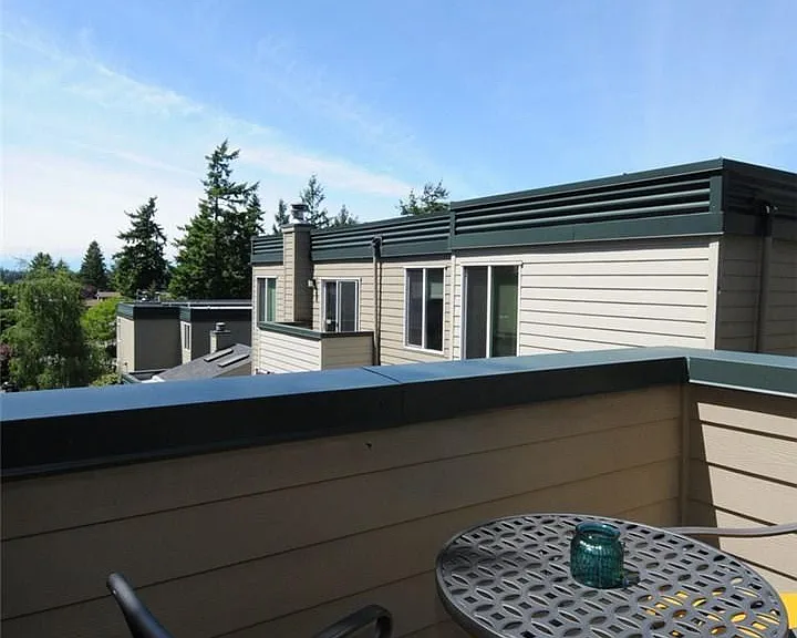 Sunny view deck