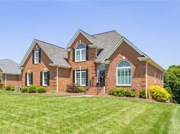 153 Montauk Ct, Clemmons, NC 27012