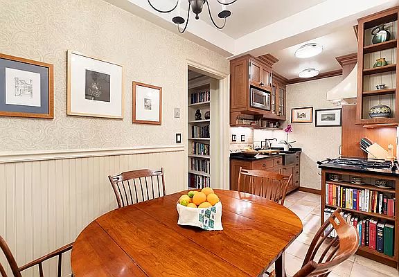 3rd image of 140 E 81st St APT 3D