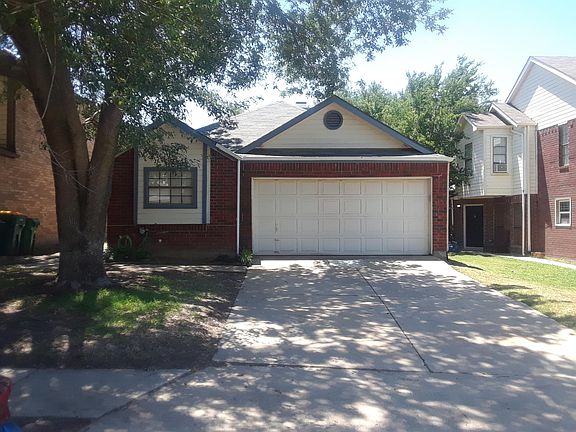 3rd image of 204 Mallard Dr
