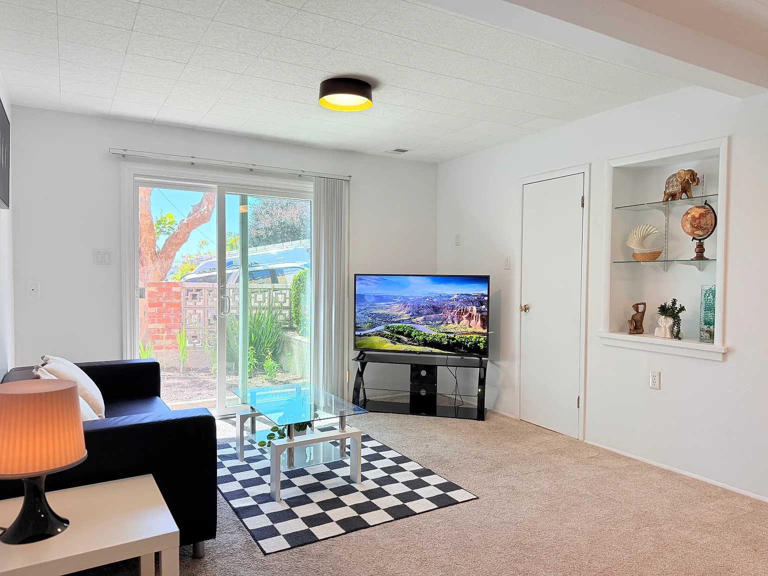 1 bed, 500 sqft, $1,900 — Photo 3
