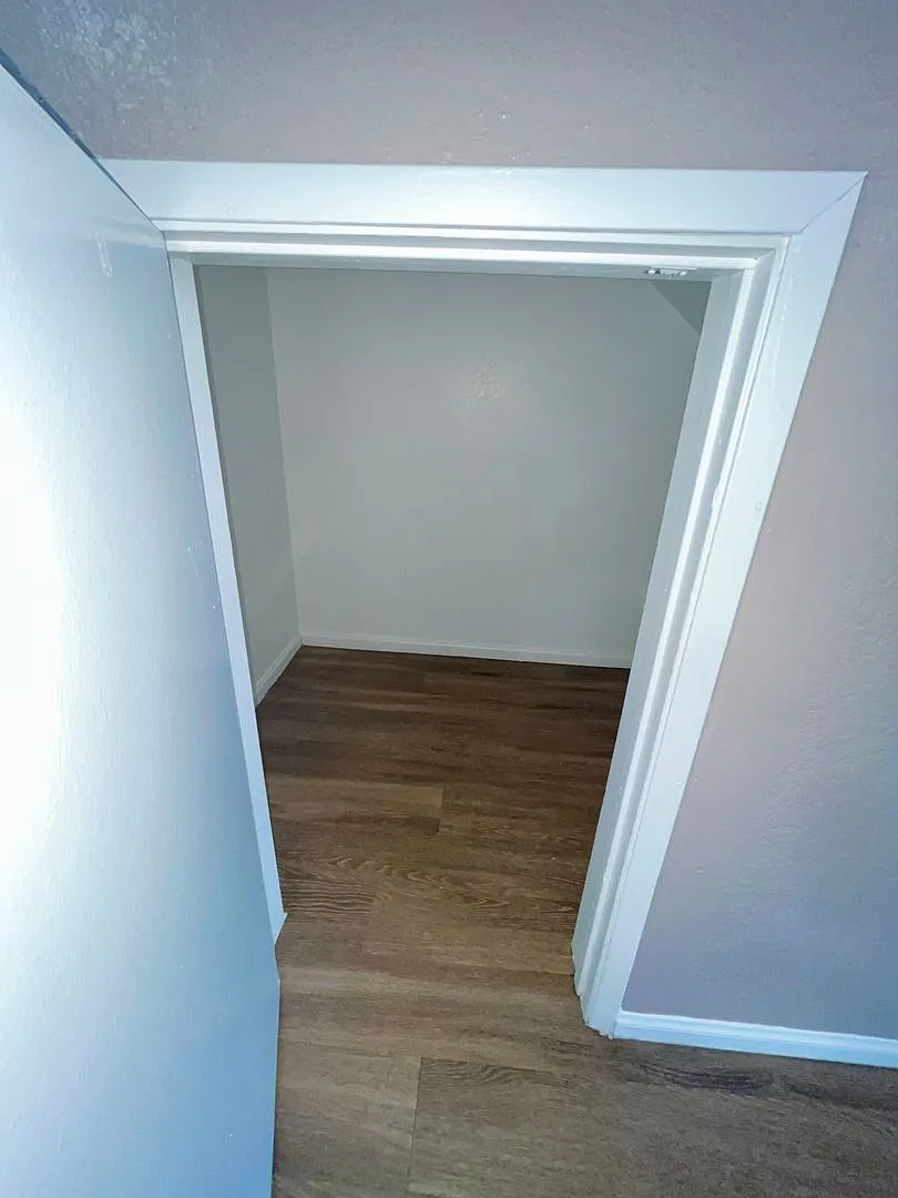 Avalon Drive — Photo 4