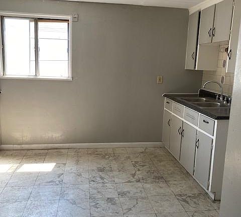 2nd image of 372 Norfolk Ave #2