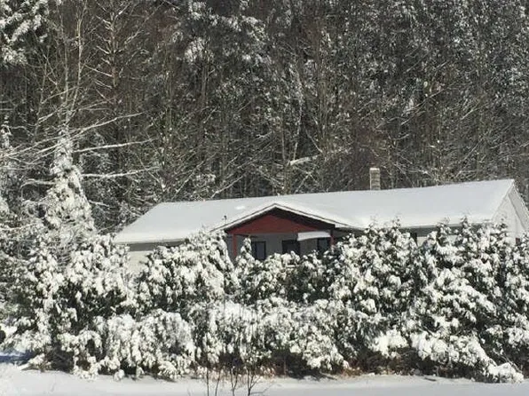 414 High St, Barton, VT 05822