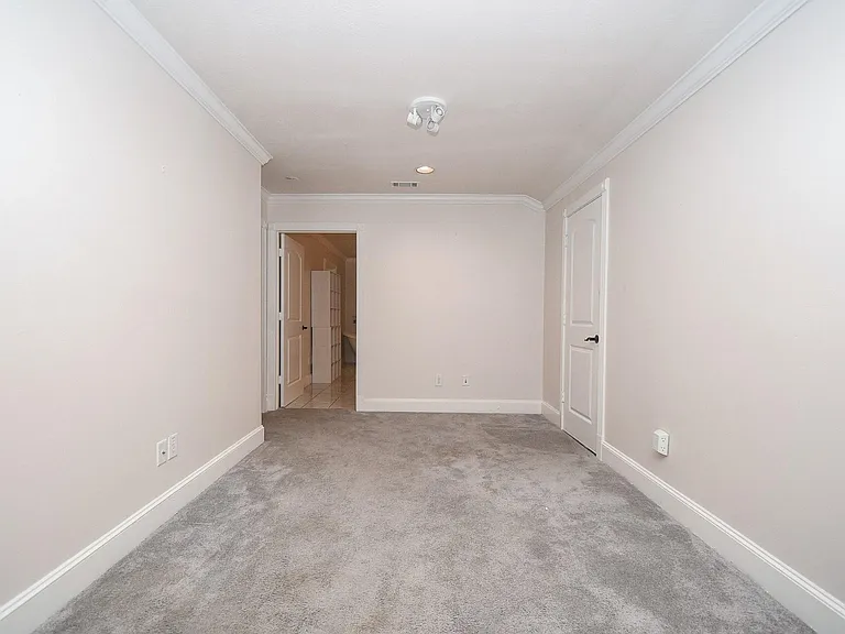 12814 Willow Centre Dr — Photo 16