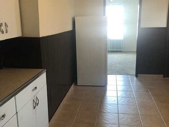 3rd image of 9 Hunt Pl Floor 2