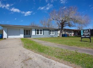 903 E Toledo St, Beeville, TX 78102