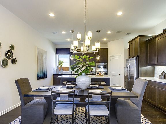 Ideal for hosting dinner parties