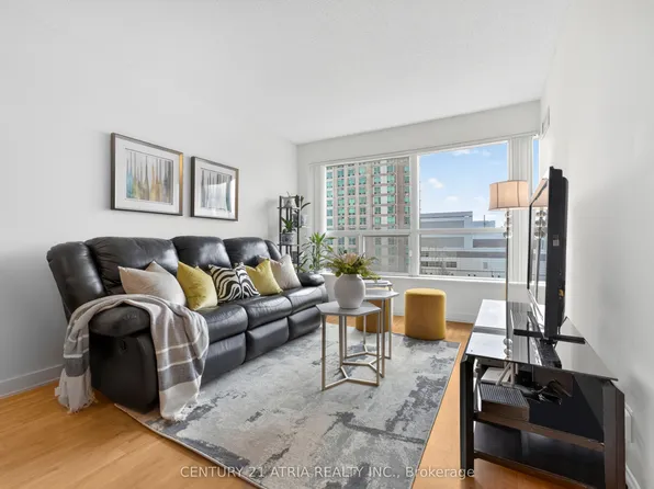38 Lee Centre Dr #908, Toronto, ON M1H 3J7
