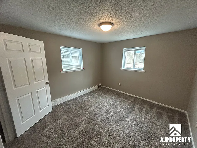 3309 S Elmwood Ave — Photo 5