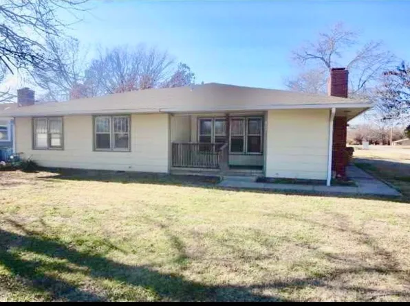 217 N Pecan St, Douglass, KS 67039