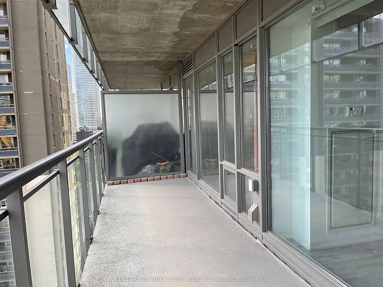 22 Wellesley St E #1805 — Photo 4