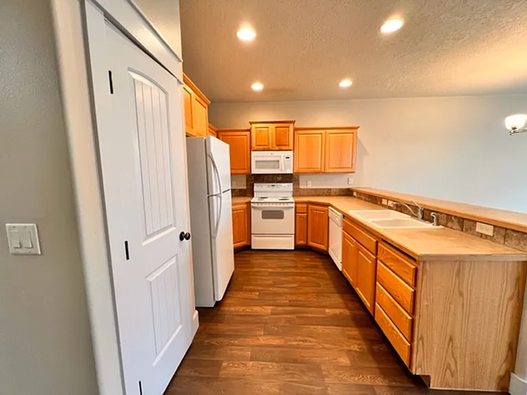 2120 S Dorothy Ave — Photo 3