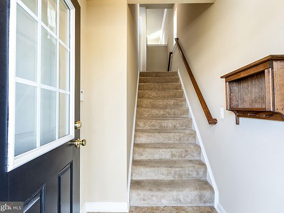 4th image of 211 Centennial Dr