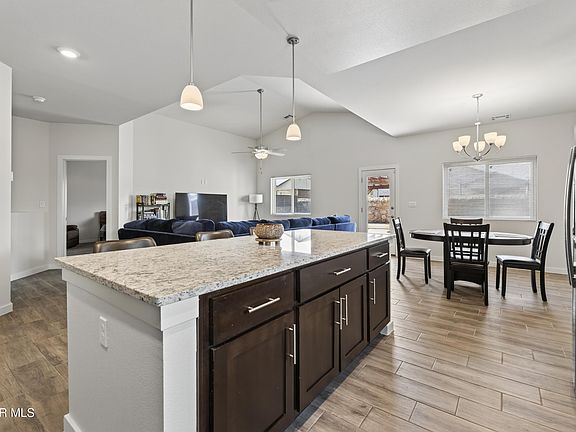 2nd image of 13717 Flora Vista Ave