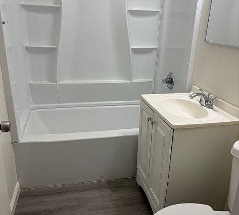 3rd image of 1614 Oxford St #4