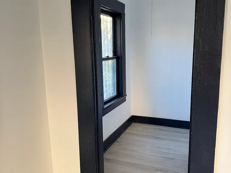 2111 Aaron St #2113-1/2 — Photo 6
