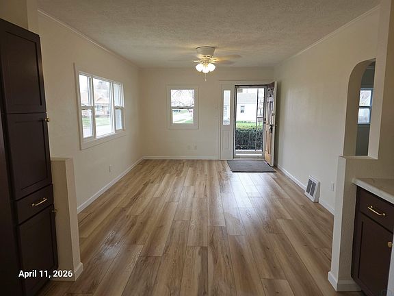 2nd image of 926 Pacquette Ave