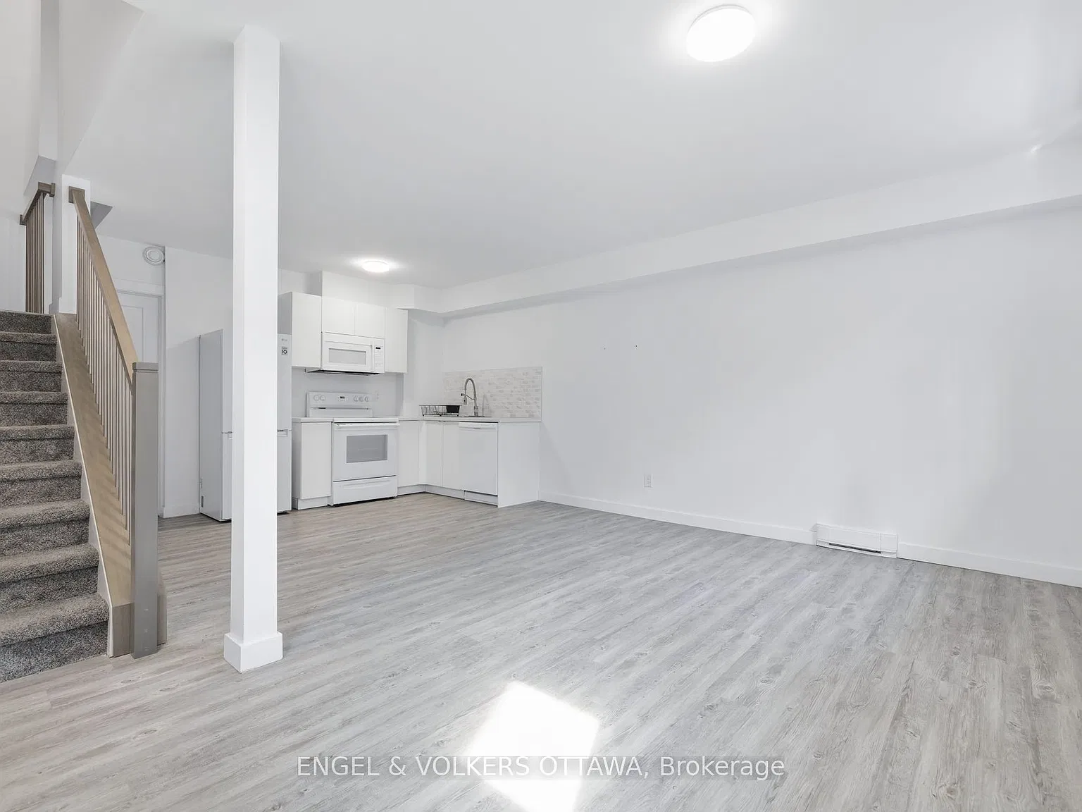 Studio, $1,400 — Photo 4