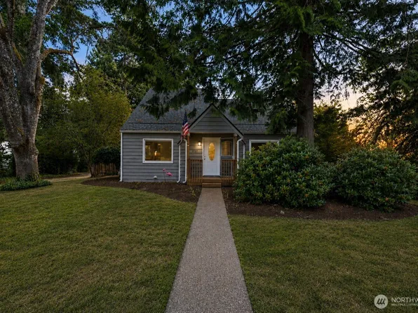8123 Veterans Drive SW, Lakewood, WA 98498