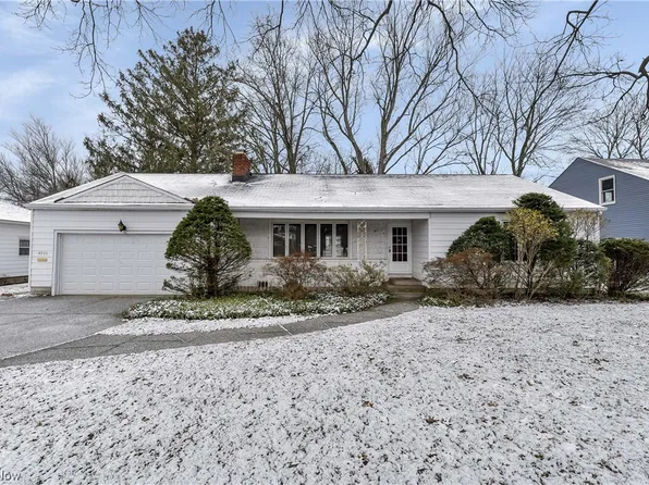 4933 W 210th St, Fairview Park, OH 44126