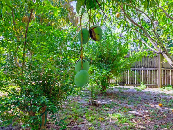 709 NW 8th Court, Boynton Beach, FL 33426