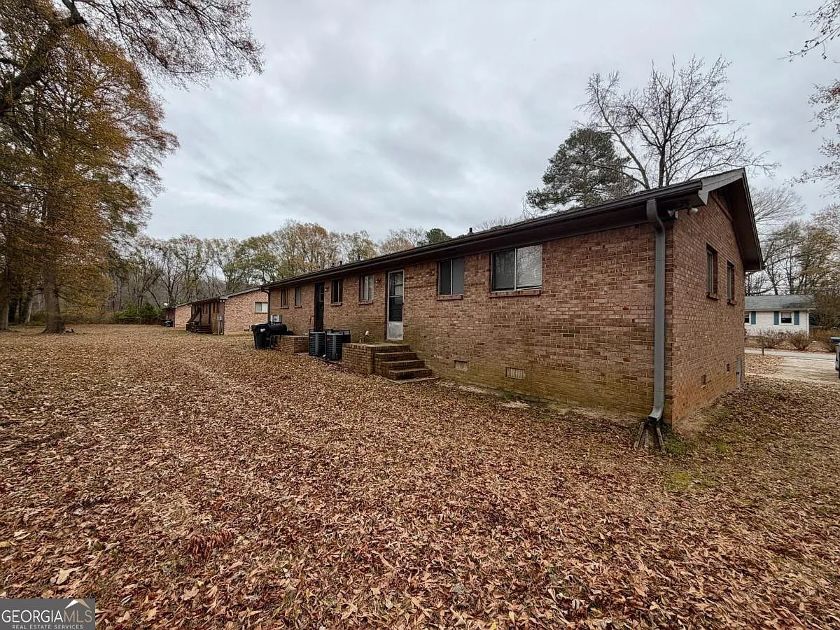 Building Photo - 816 Jesters Lake Dr