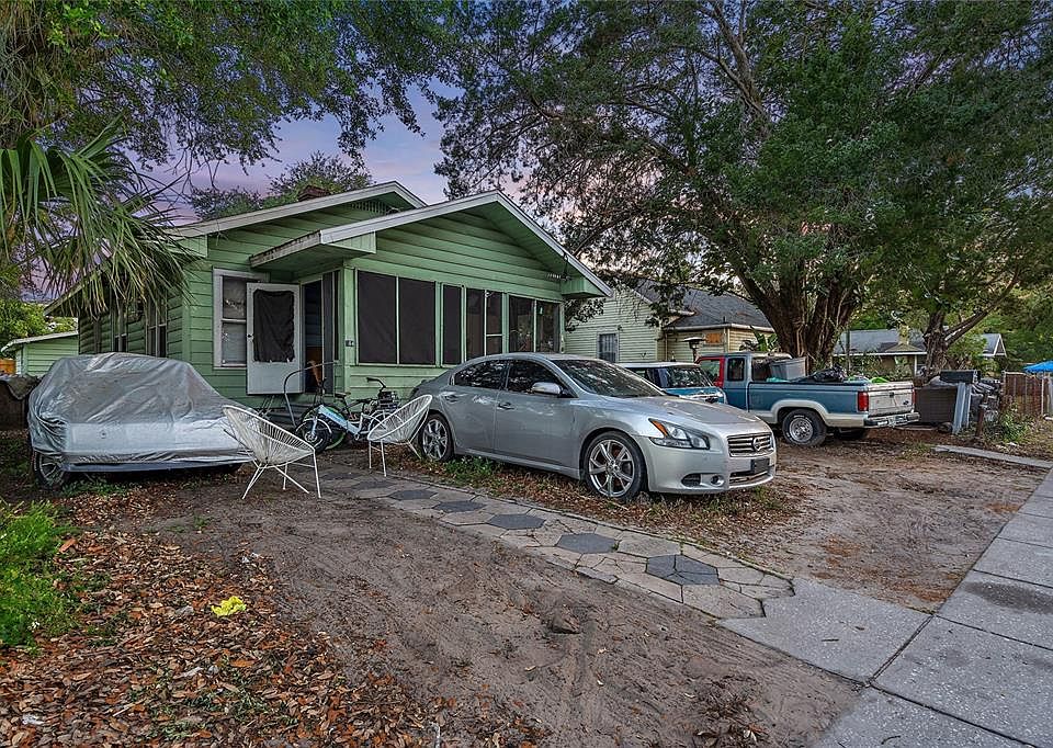 1st image of 944 11TH AVENUE S