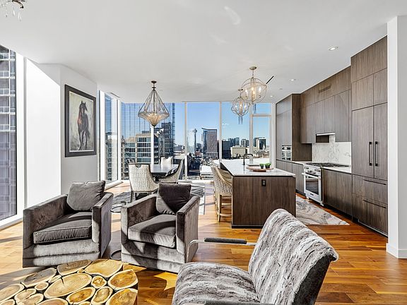 2nd image of 160 2nd Ave S APT 1602