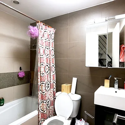 Rented by Nooklyn NYC LLC | media 32