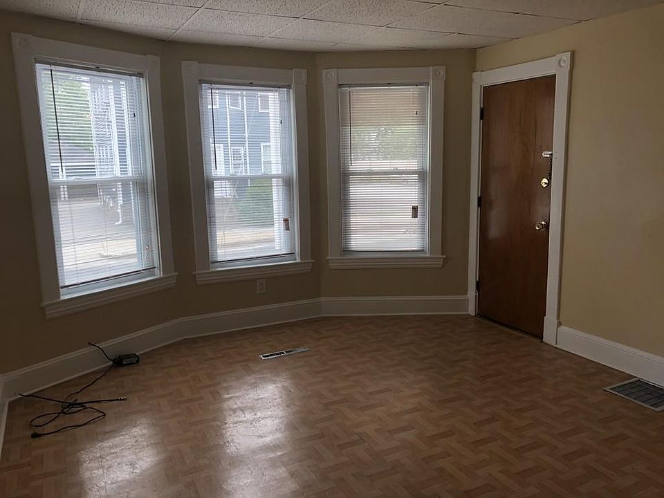 1st image of 30 Dean St APT 1R