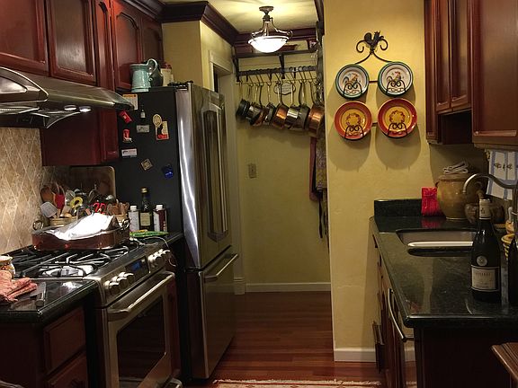 Granite countertop,gas stove