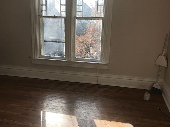 4th image of 118 Sherman St #B