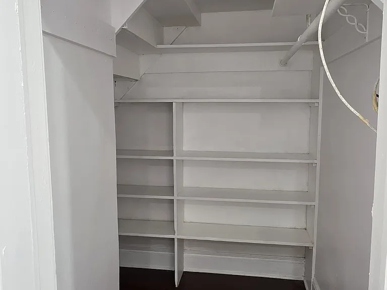 915 S Wood Ave #1 — Photo 6